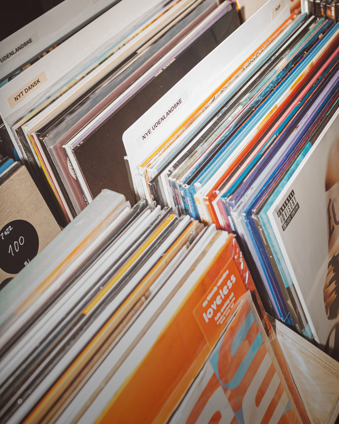 Fotografi af vinyludvalget i Sort Cirkel